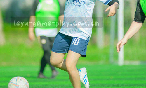 两个设备之间的账号数据同步流程示意，箭头指向云端，突出不丢场次